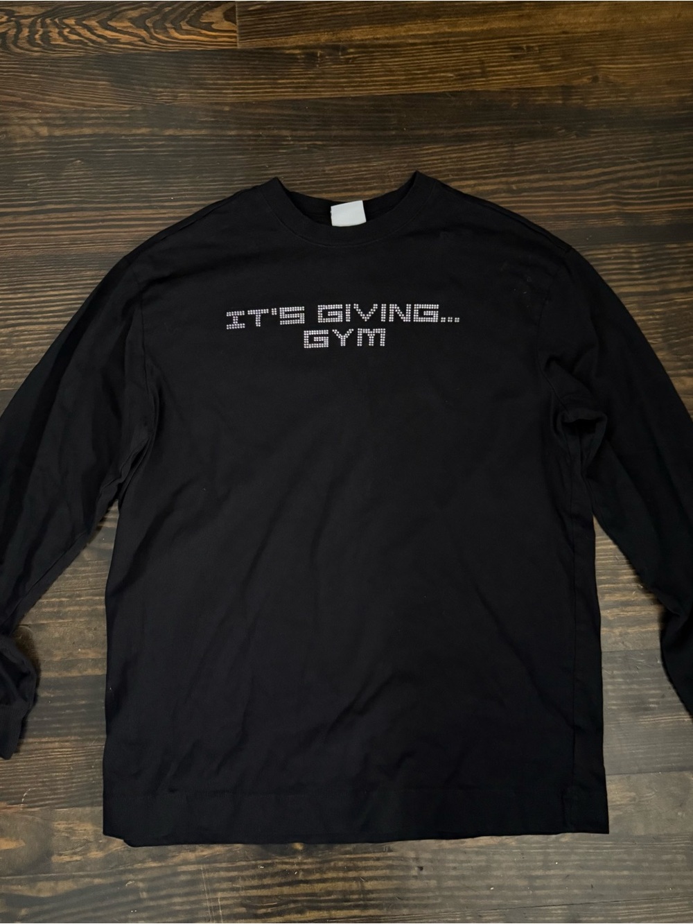 Gymshark Black Long-Sleeve Tee with 'It's Giving... Gym' Chest Graphic